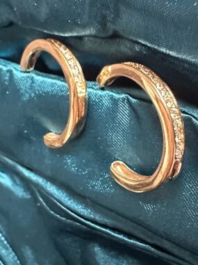 Vintagea Italy gold 1570 Vi half-hoop crystal earrings